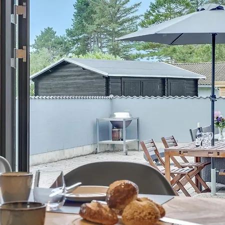 Feriehus Fantastisk Hjem I Knebel Med Indendørs Swimmingpool