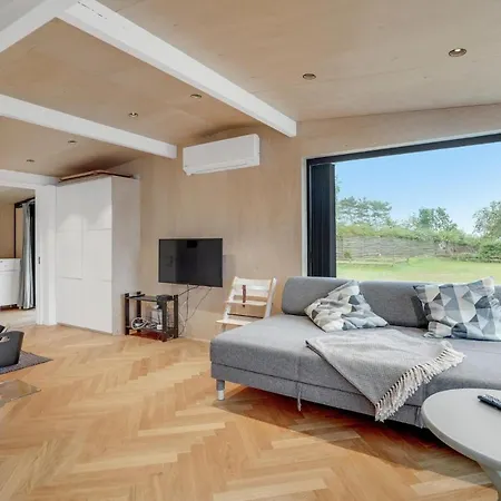 Skodshovedgard Knebel Ix